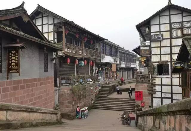 智慧蜗牛,有谁知道,全民小视频里拍的那个认证视频可以删除吗?问答平台